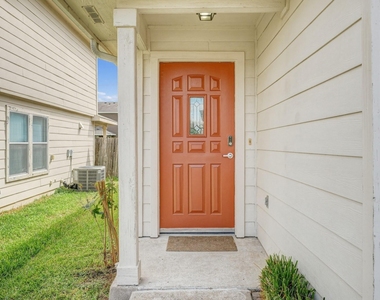 7417 Cayenne Ln - Photo Thumbnail 3