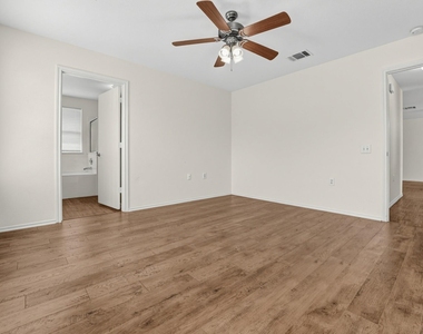 7417 Cayenne Ln - Photo Thumbnail 20