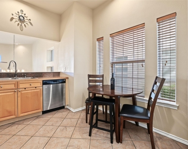 2918 Ranch Road 620 N - Photo Thumbnail 4
