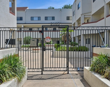 2605 Enfield Rd - Photo Thumbnail 21