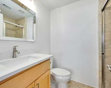 2605 Enfield Rd - Photo Thumbnail 15