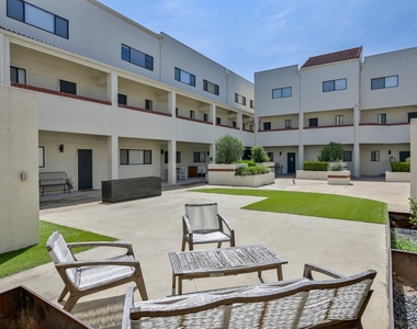 2605 Enfield Rd - Photo Thumbnail 19