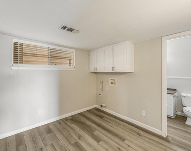 1813 Woodland Ave - Photo Thumbnail 9
