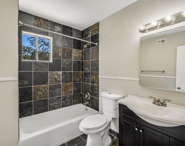 1813 Woodland Ave - Photo Thumbnail 13