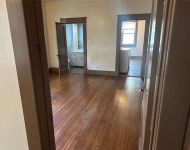 610 W Odell St - Photo Thumbnail 5