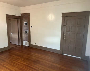 610 W Odell St - Photo Thumbnail 3