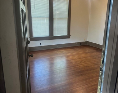 610 W Odell St - Photo Thumbnail 2
