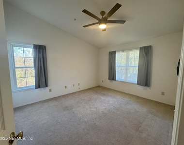 13810 Sutton Park Drive N - Photo Thumbnail 6