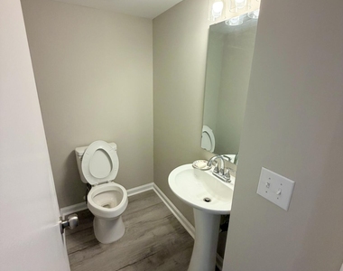 207 Kettering Court - Photo Thumbnail 12