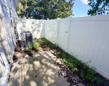 207 Kettering Court - Photo Thumbnail 21