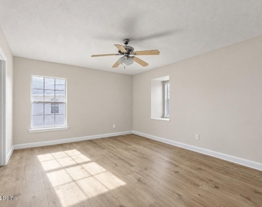 12337 Cardinal Creek Drive - Photo Thumbnail 21