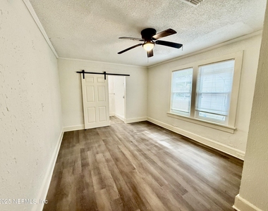 1130 E 16th Street - Photo Thumbnail 5