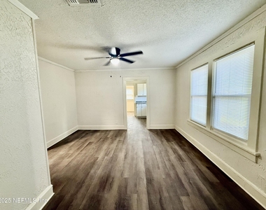 1130 E 16th Street - Photo Thumbnail 6