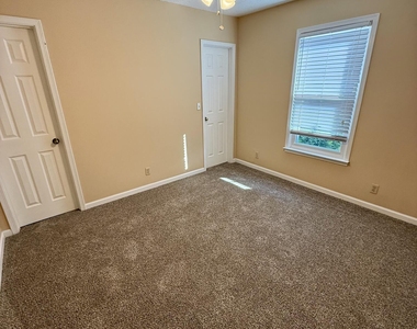 230 Pine Street - Photo Thumbnail 8