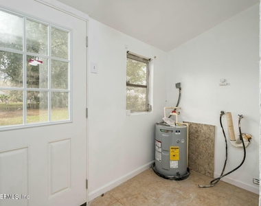 2221 Commonwealth Avenue - Photo Thumbnail 5