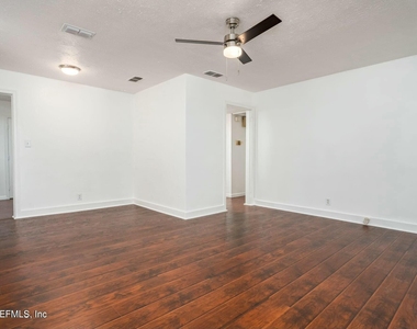 2221 Commonwealth Avenue - Photo Thumbnail 1