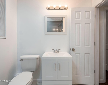 2221 Commonwealth Avenue - Photo Thumbnail 8