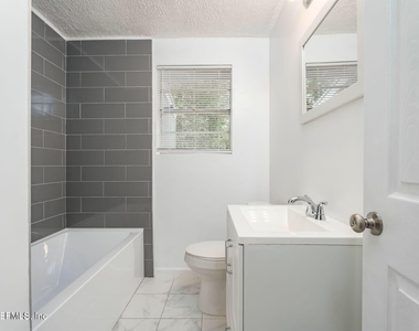 2221 Commonwealth Avenue - Photo Thumbnail 7