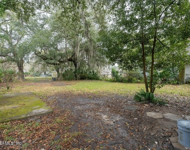 2221 Commonwealth Avenue - Photo Thumbnail 9