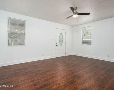2221 Commonwealth Avenue - Photo Thumbnail 2