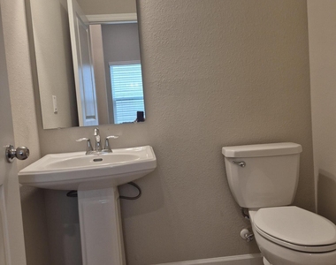 488 Tynes Boulevard - Photo Thumbnail 5