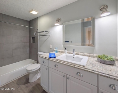 10200 Belle Rive Boulevard - Photo Thumbnail 18