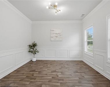 896 Brighton Park Circle - Photo Thumbnail 10