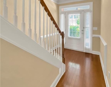 2511 Gadsen Walk - Photo Thumbnail 4