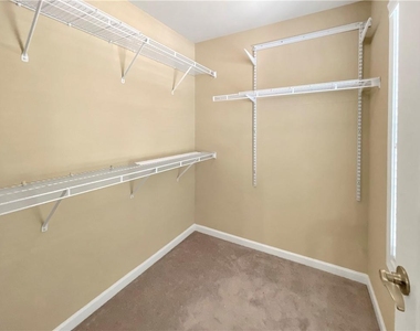 2511 Gadsen Walk - Photo Thumbnail 24