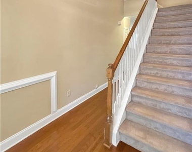 2511 Gadsen Walk - Photo Thumbnail 3