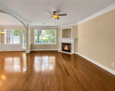 2511 Gadsen Walk - Photo Thumbnail 5