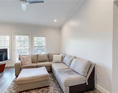 3275 Lenox Road Ne - Photo Thumbnail 2