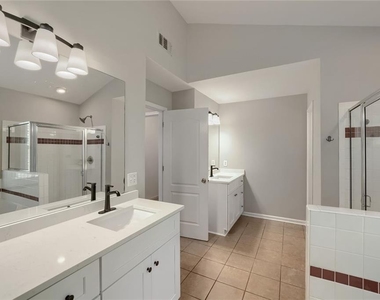 2979 Savannah Walk Lane - Photo Thumbnail 17