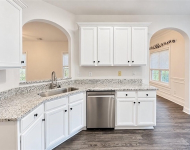 949 College Place Court Nw - Photo Thumbnail 4