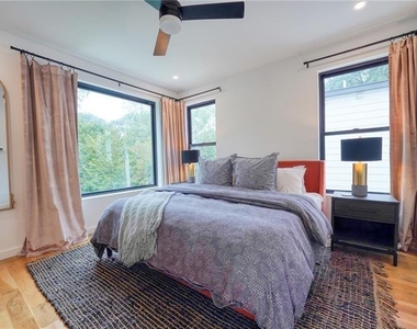 825 Barnett Street - Photo Thumbnail 15