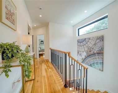 825 Barnett Street - Photo Thumbnail 20