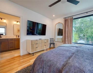 825 Barnett Street - Photo Thumbnail 16