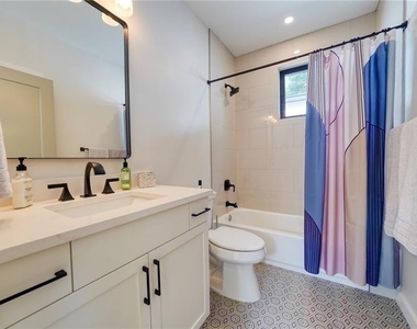 825 Barnett Street - Photo Thumbnail 23
