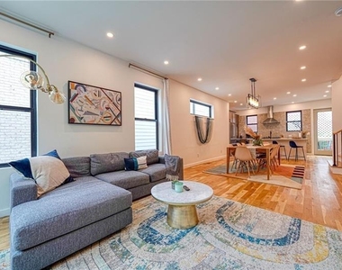 825 Barnett Street - Photo Thumbnail 3