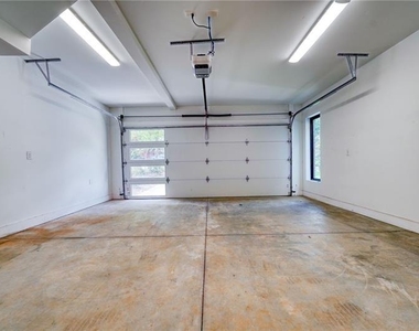 825 Barnett Street - Photo Thumbnail 36
