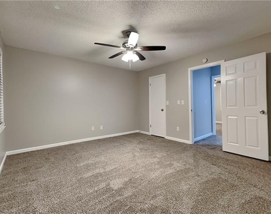 2211 Grayfield Drive - Photo Thumbnail 6