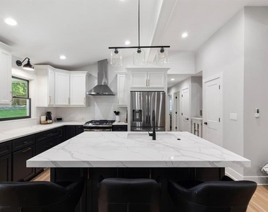 3647 Keswick Drive - Photo Thumbnail 10