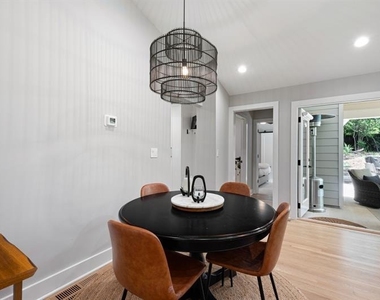 3647 Keswick Drive - Photo Thumbnail 7