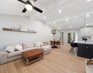 3647 Keswick Drive - Photo Thumbnail 4