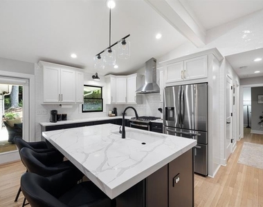 3647 Keswick Drive - Photo Thumbnail 11