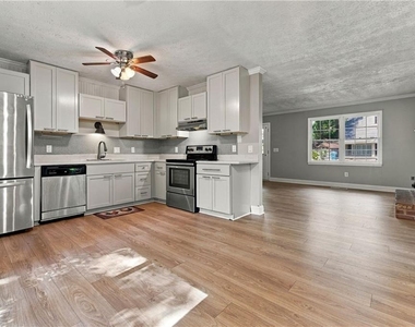 1124 Love Street Se - Photo Thumbnail 6