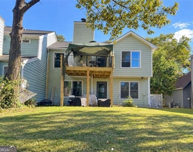 7953 Woodlake Drive - Photo Thumbnail 12