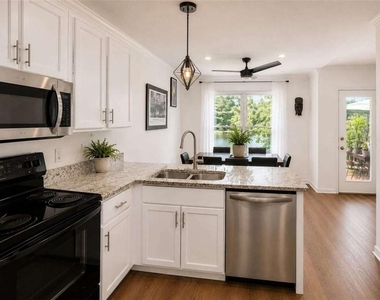 7953 Woodlake Drive - Photo Thumbnail 2
