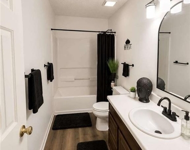 7953 Woodlake Drive - Photo Thumbnail 8