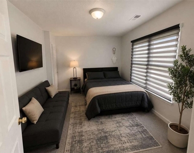 7953 Woodlake Drive - Photo Thumbnail 6